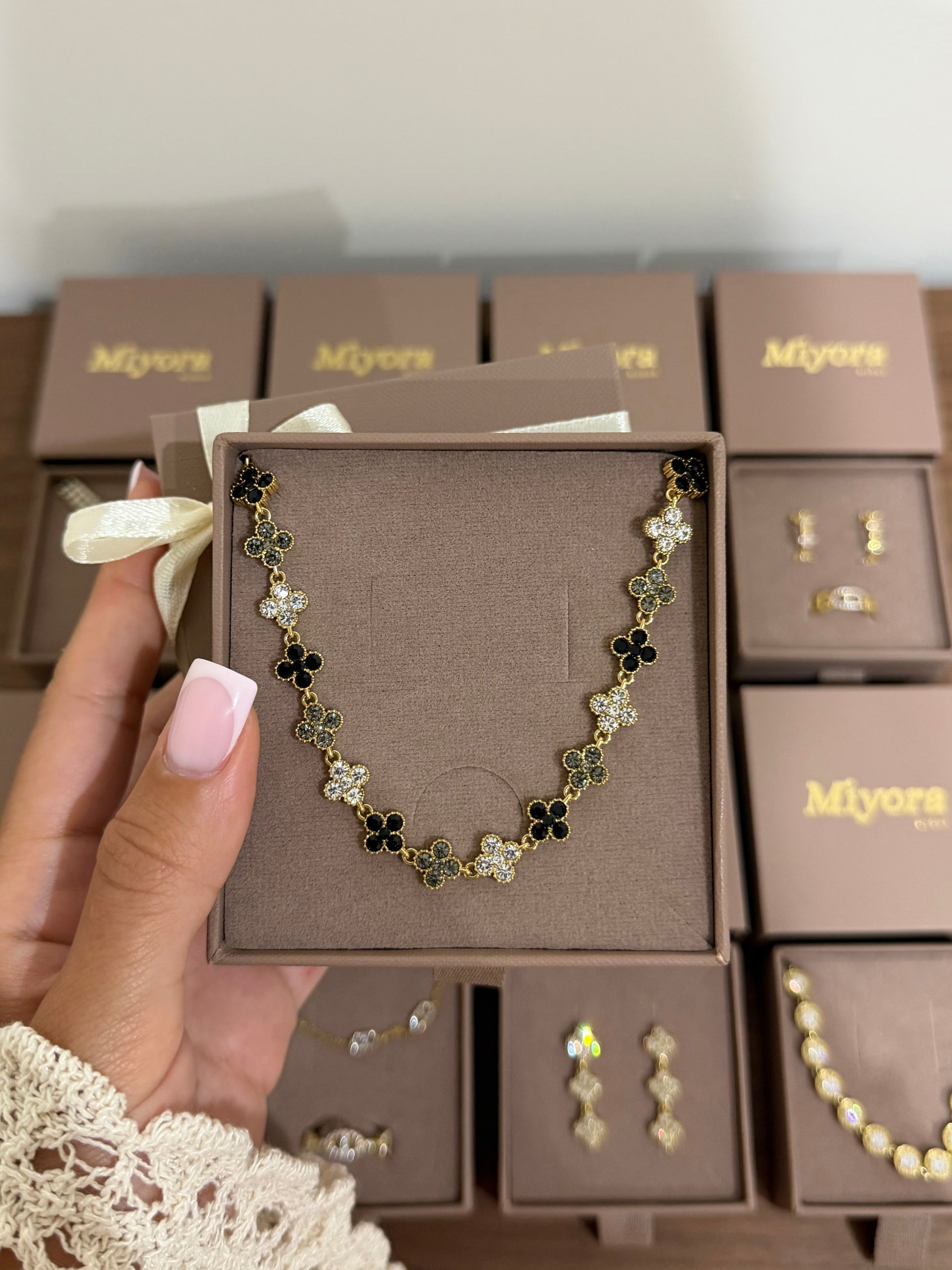 COLLIER LAAM NOIR