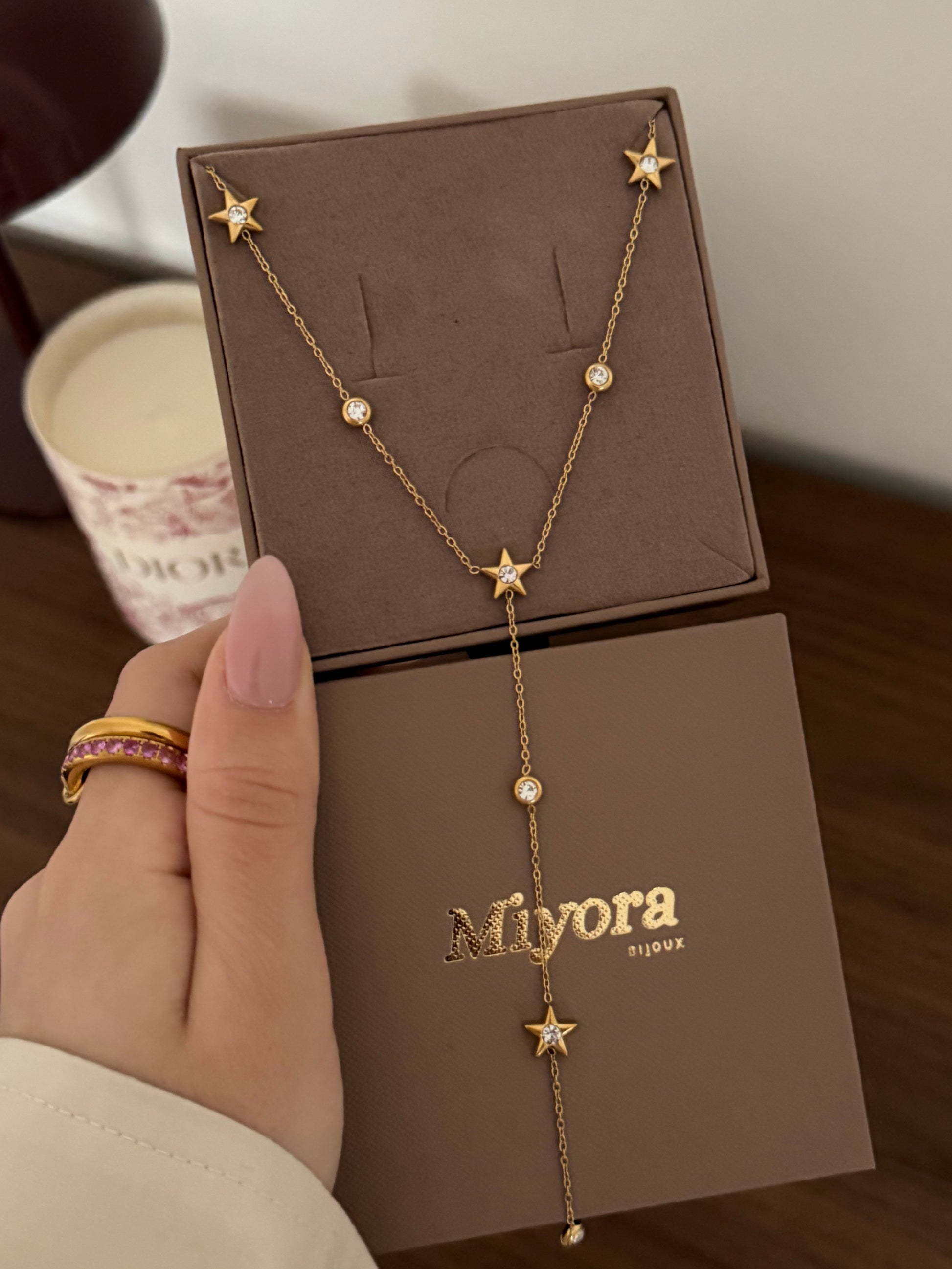 COLLIER MISS