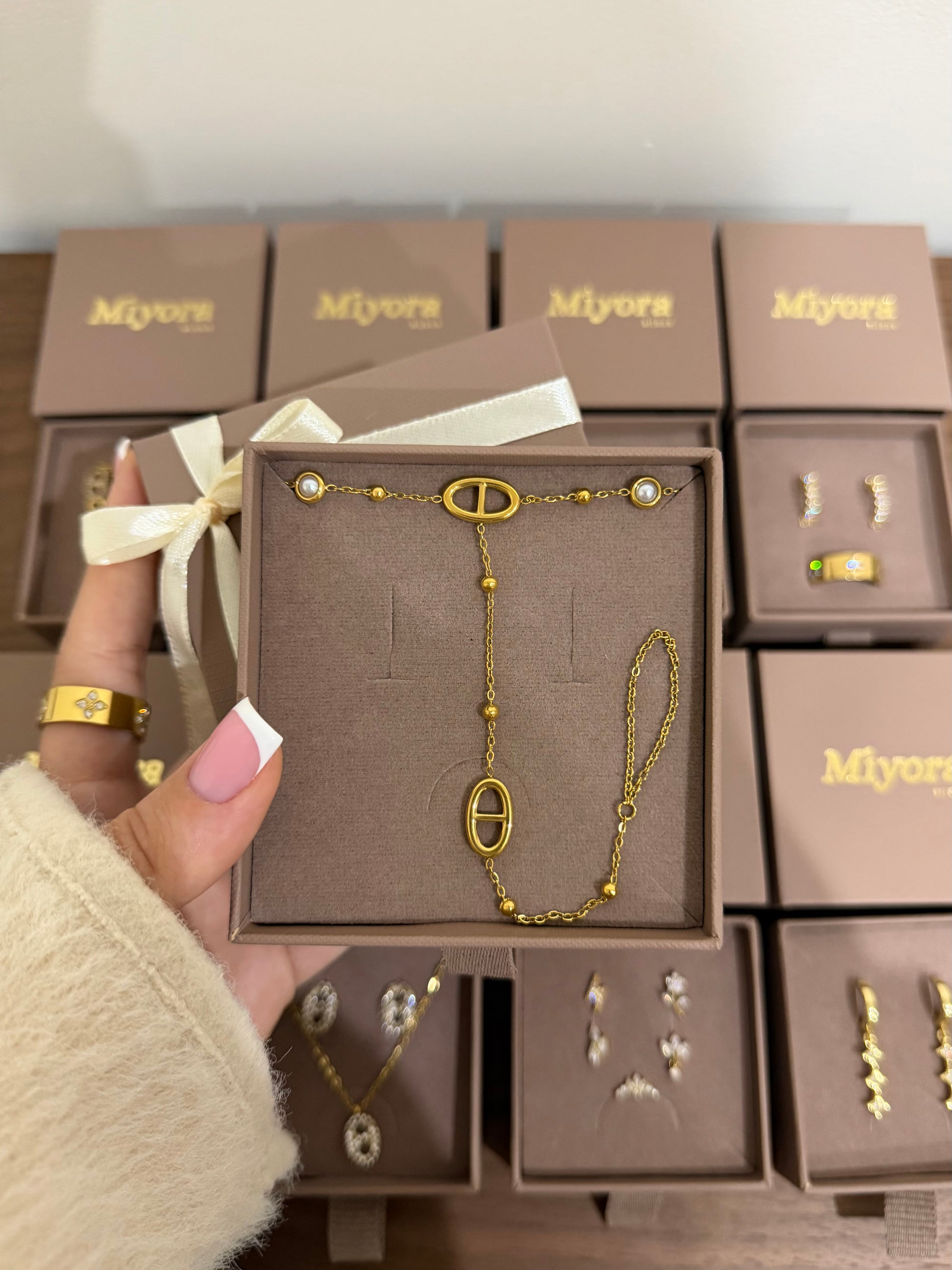 CHAINE DE MAIN MALYA