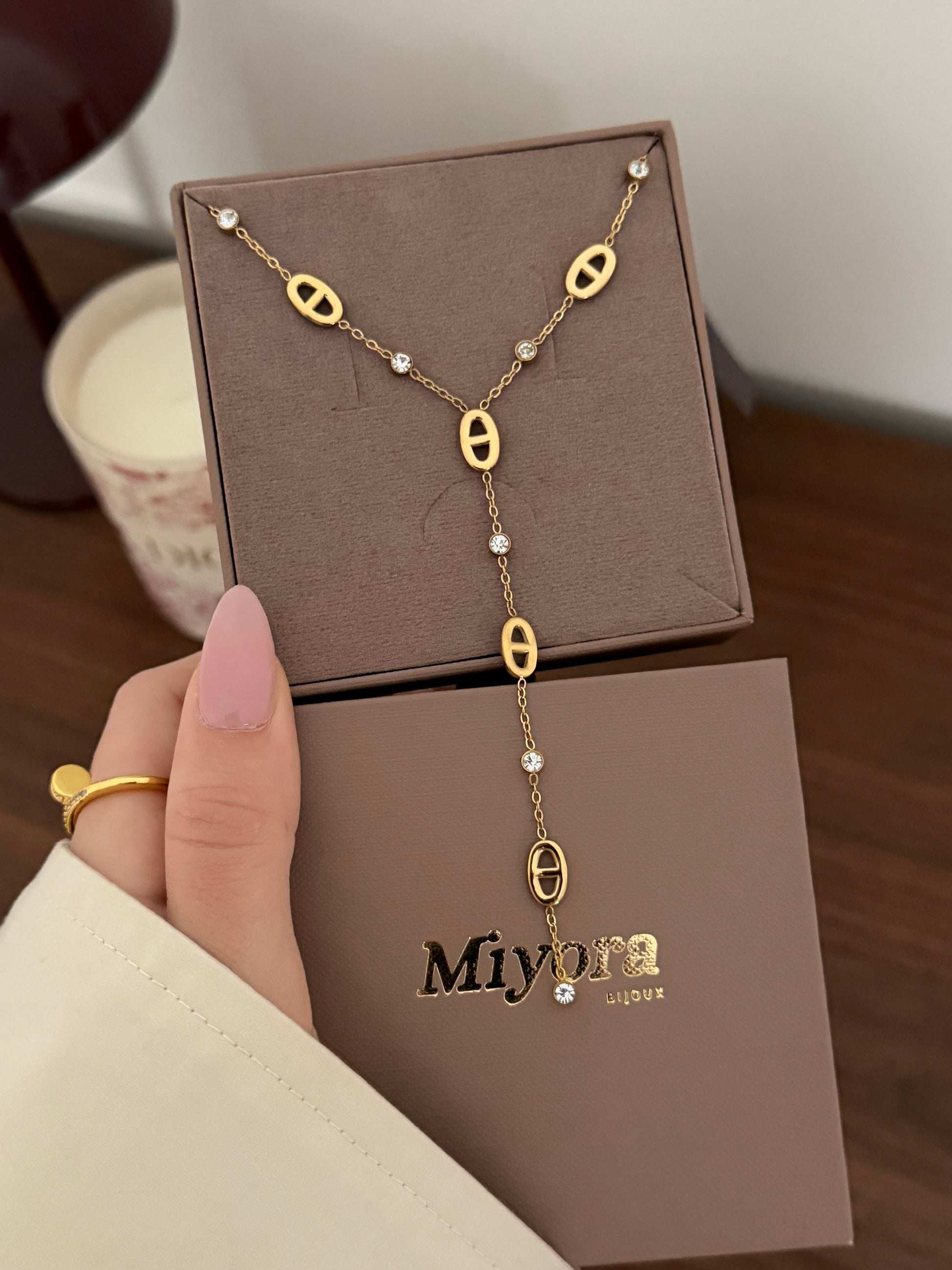 COLLIER MALYA