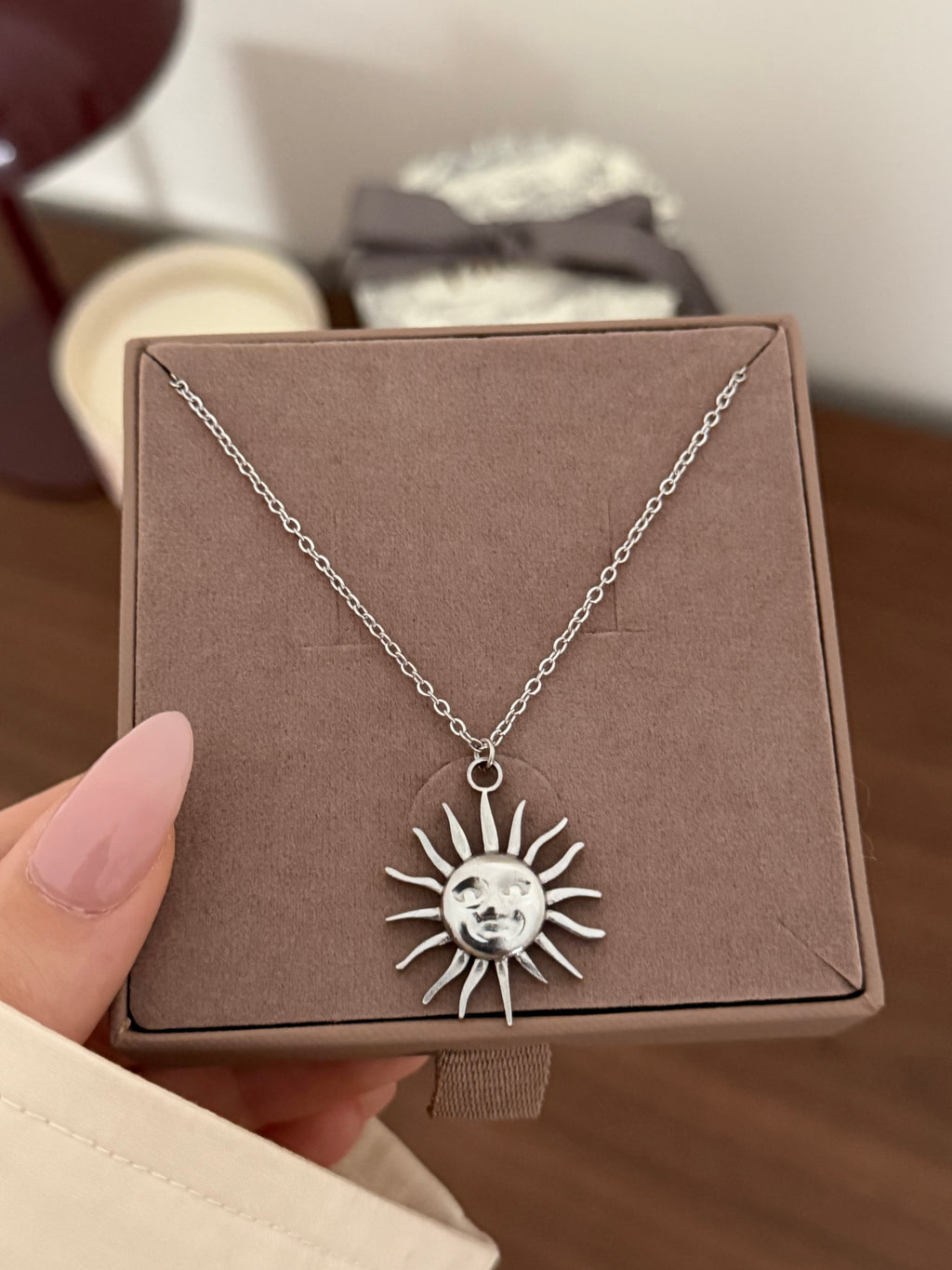 COLLIER SUNNY