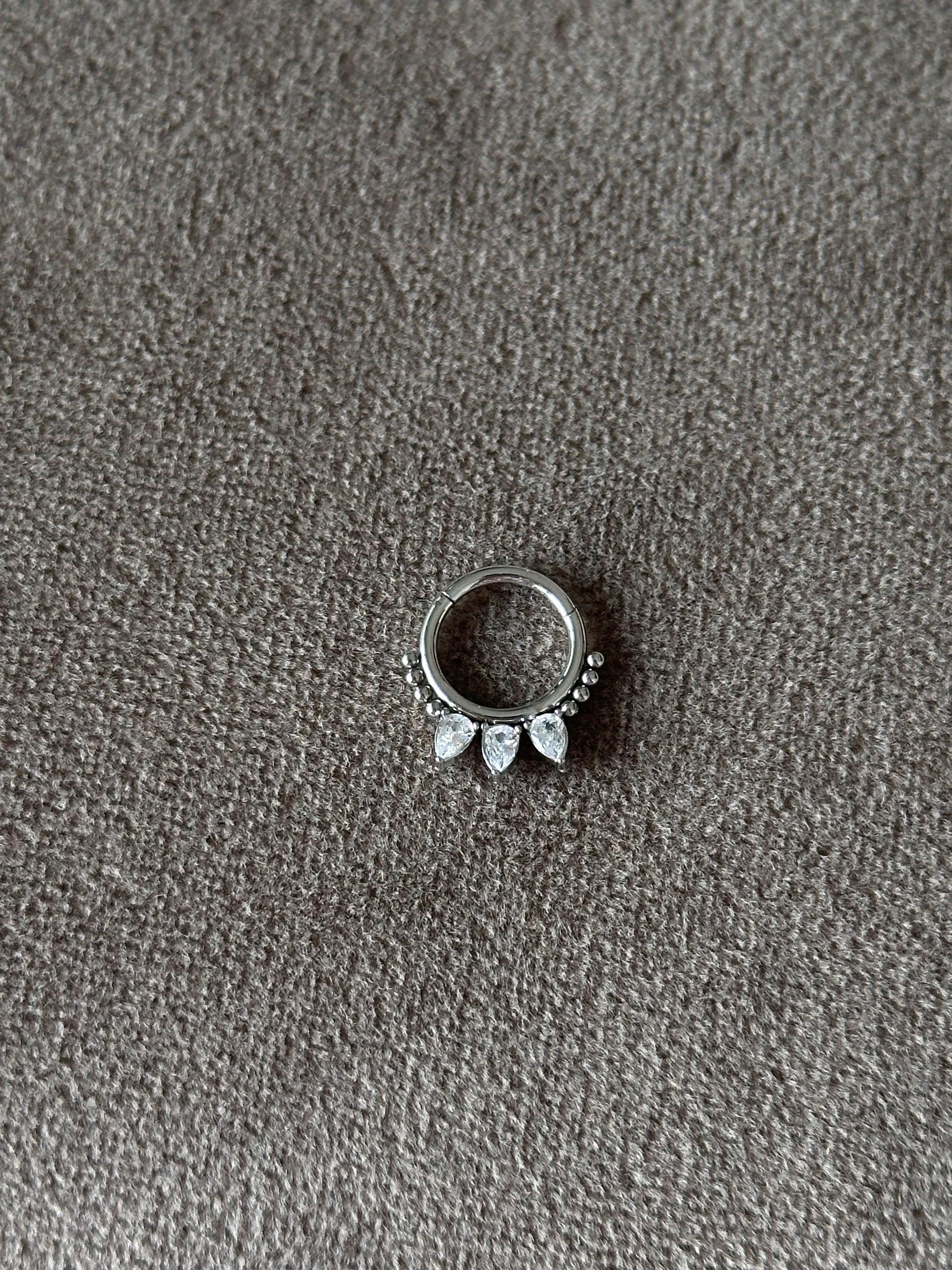 Piercing daith CLEOPATRE