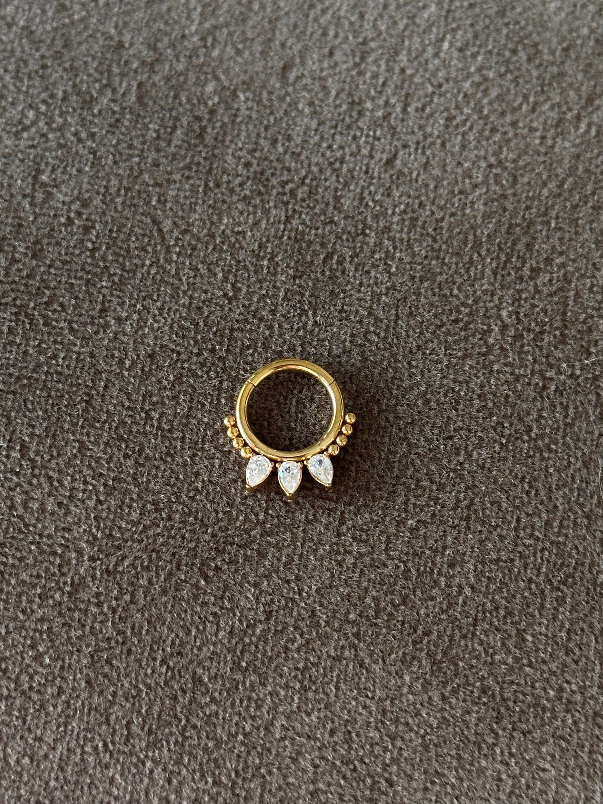 Piercing daith CLEOPATRE