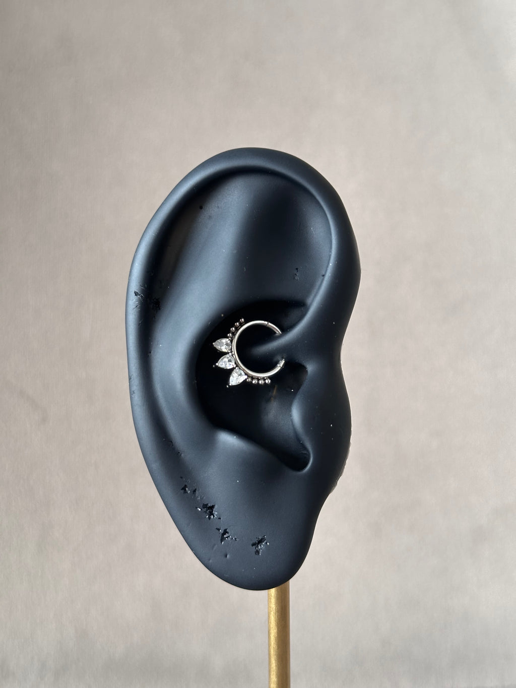 Piercing daith CLEOPATRE