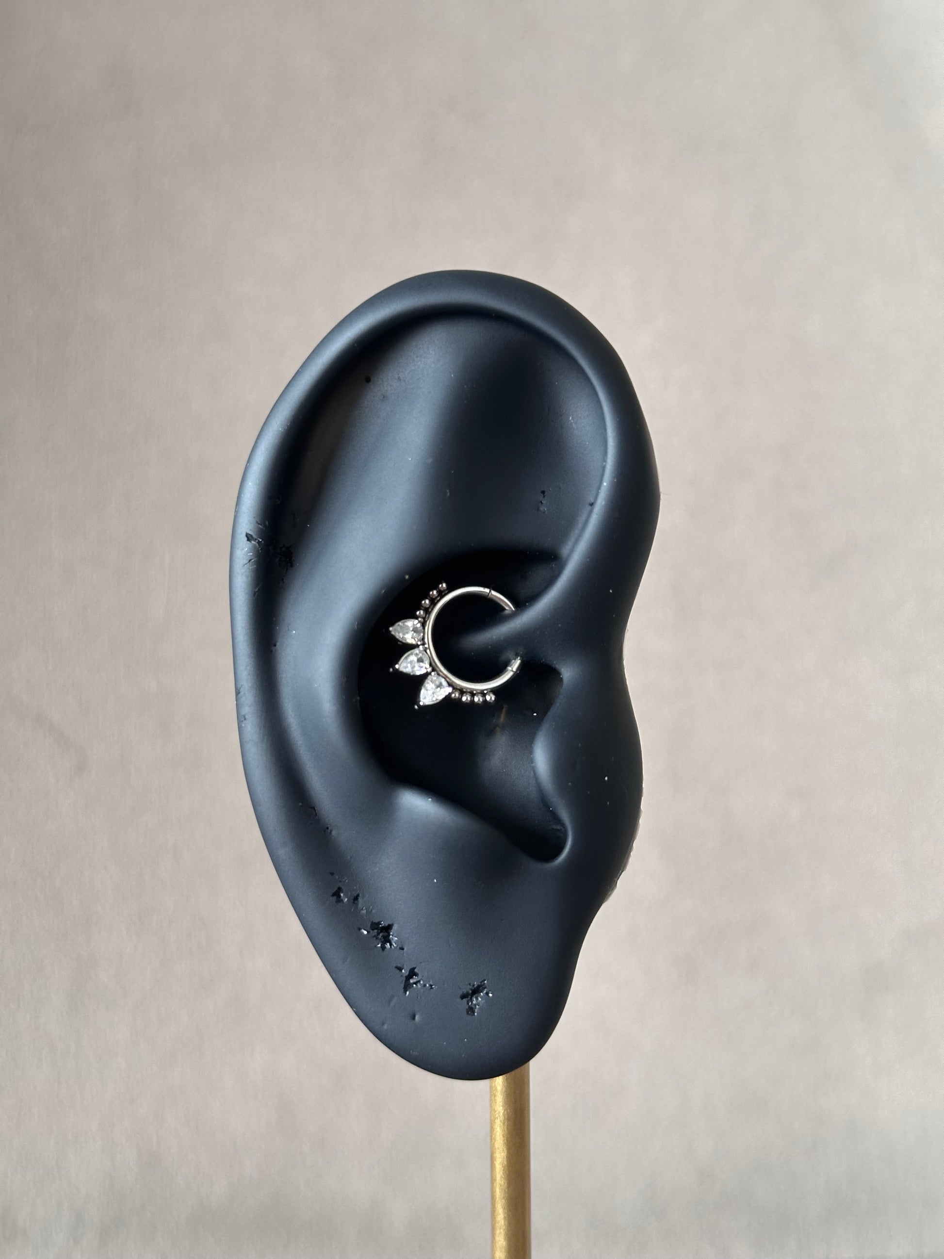 Piercing daith CLEOPATRE