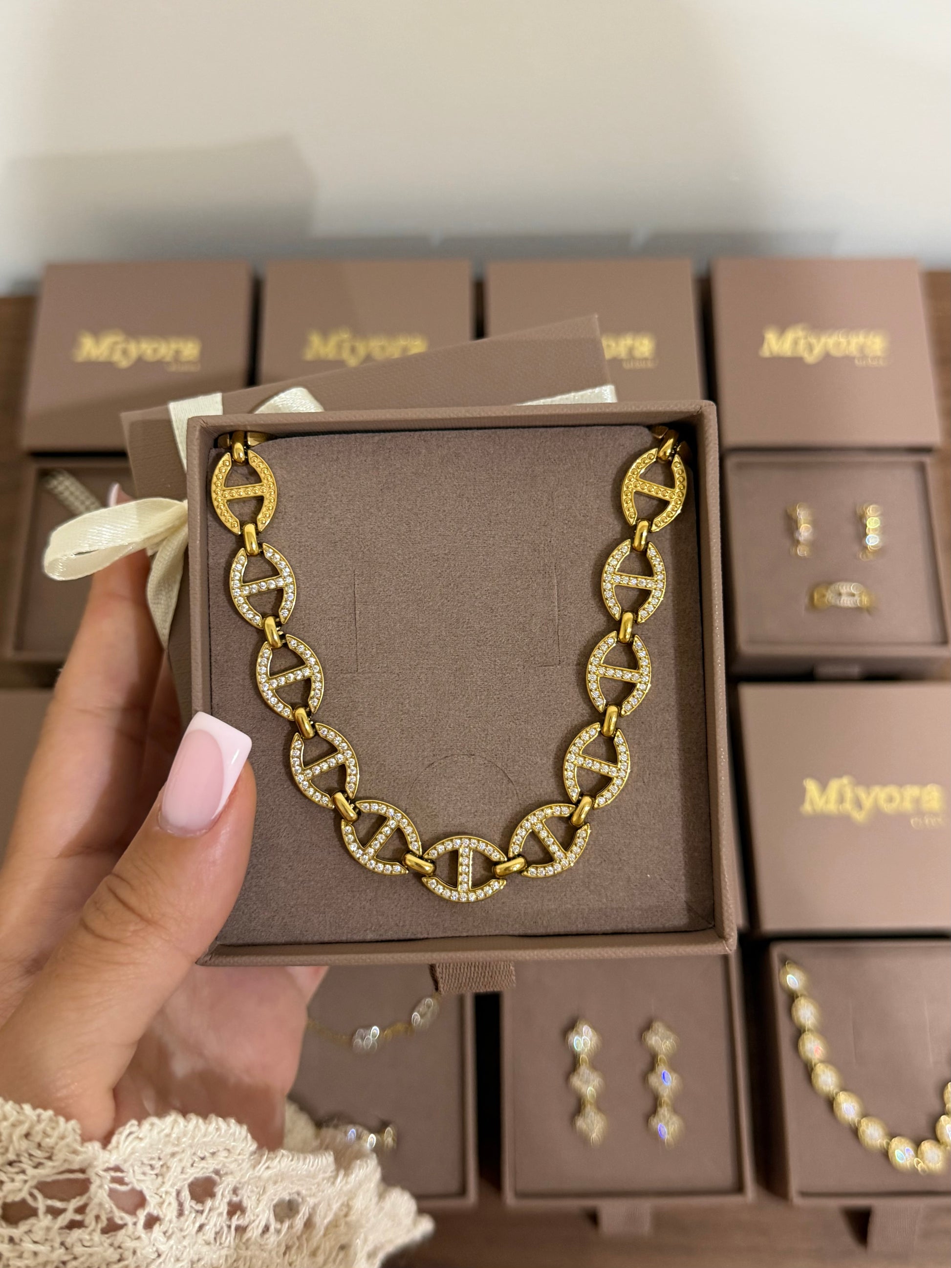 COLLIER CIARA
