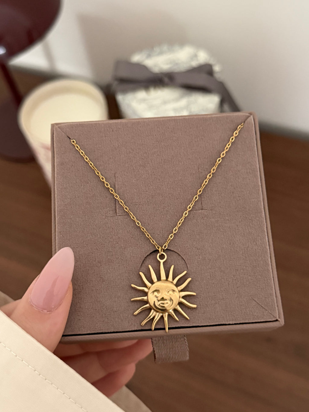 COLLIER SUNNY