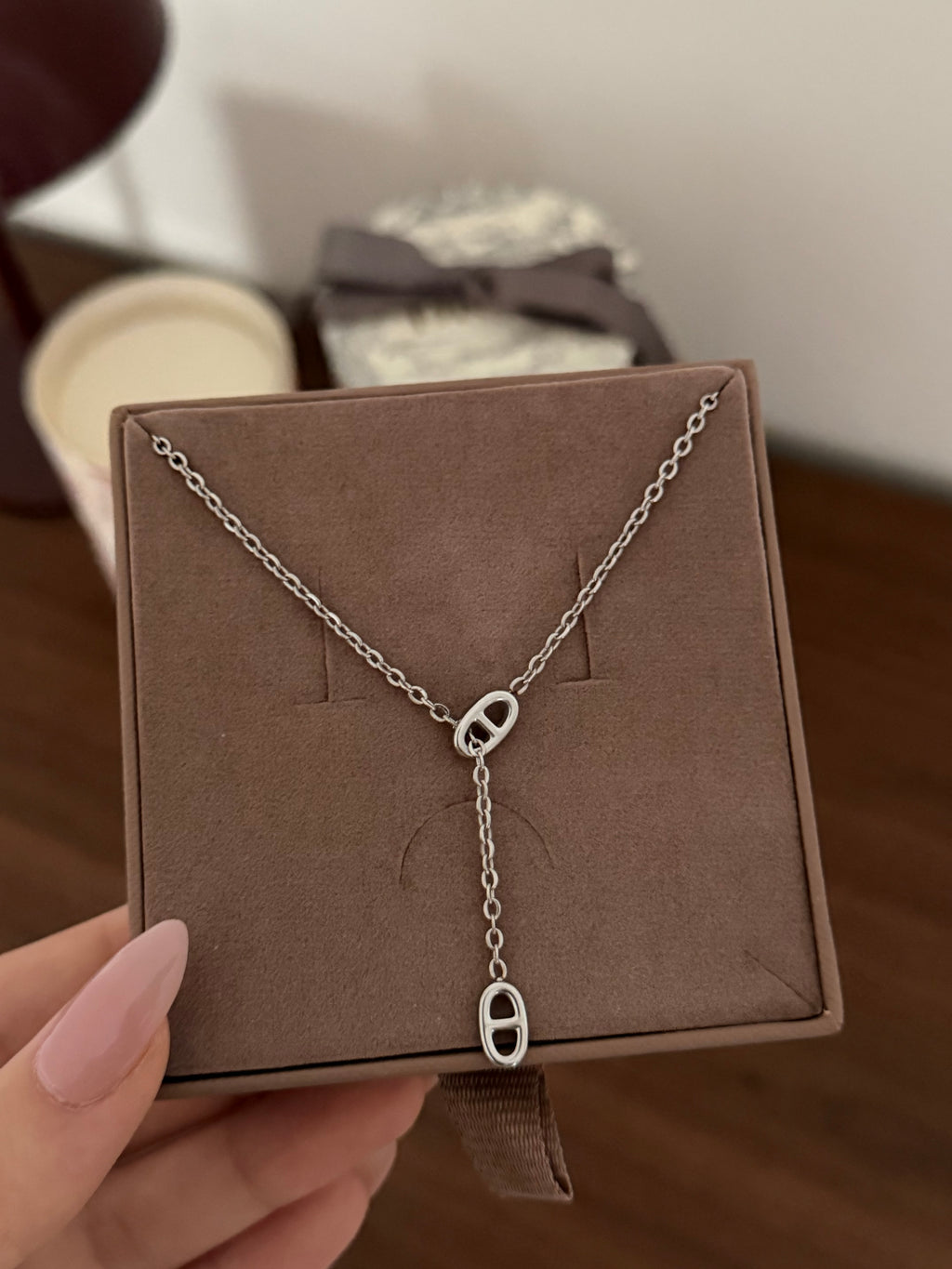COLLIER TAMARA